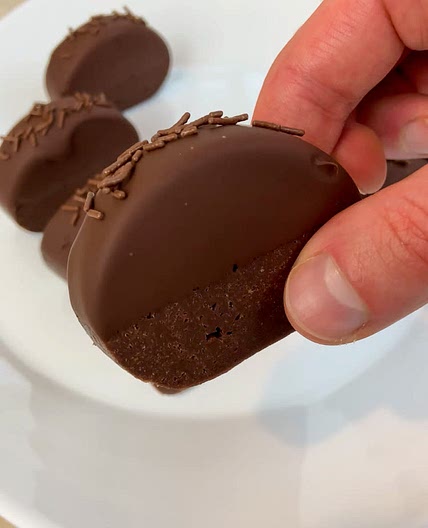 EASY CHOCOLATES