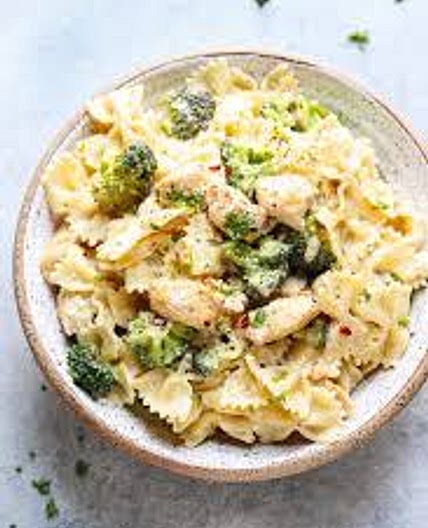 Chicken Alfredo with broccoli