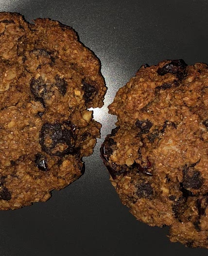 Oatmeal choc chip craisin cookies