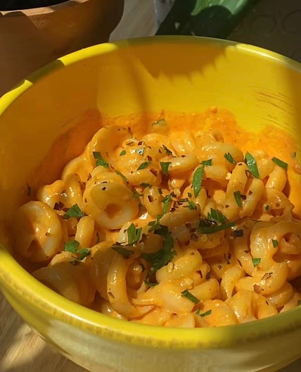 Red bell pepper pasta