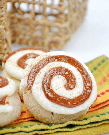 Crumbl 🙀 Dulce De Leche Cookies