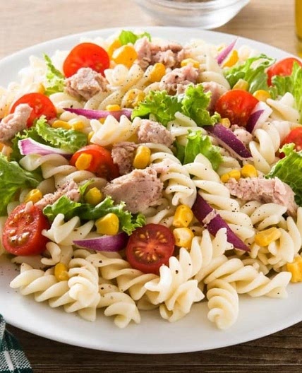 Ensalada de pasta con pollo