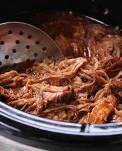 Porc effiloché au vadouvan et sa sauce