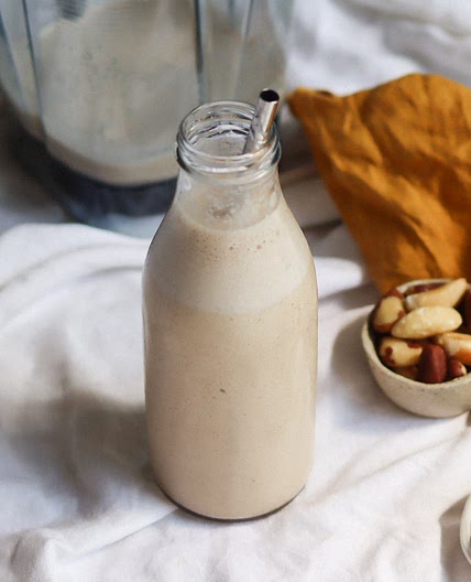 Spiced Cashew, Tahini & Date Shake