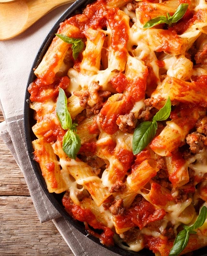 Blitzrezept für Penne-Hackfleisch-Pfanne mit cremigem Käse | freundin.de