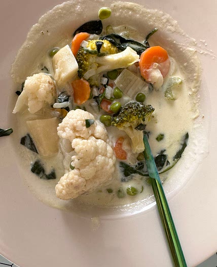 Creamy summer vegetable soup