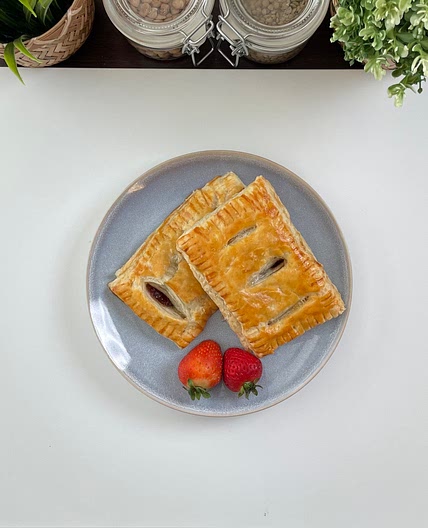Strawberry Puff Pocket (Puff Pastry Recipe)