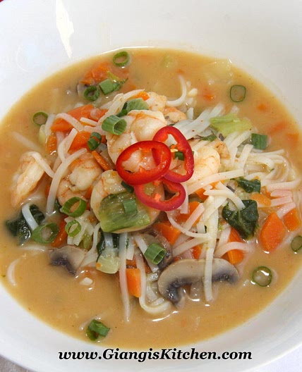 Pad Thai Soup with Shrimps and Vegetables