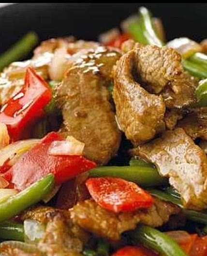 Emincé de bœuf haricot vert et pequilos