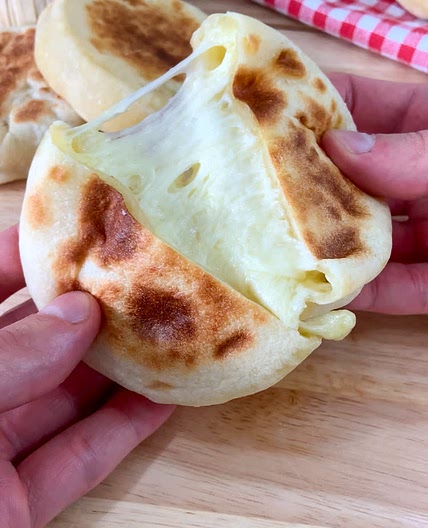 CHEESY FOCACCIAS