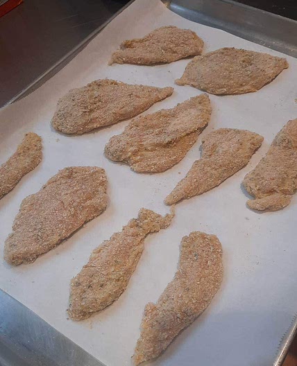 Poitrines de poulet pannées