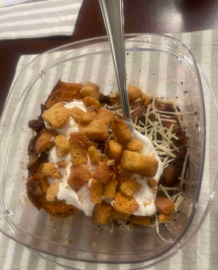 Chicken stuffed sweet potato (1 serving)