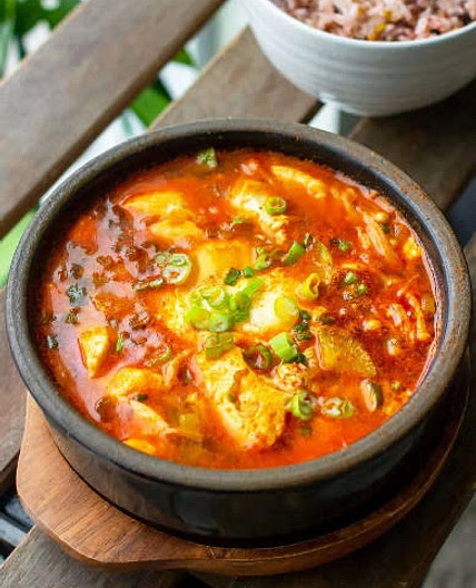 Soondubu Jjijae / soft tofu stew 