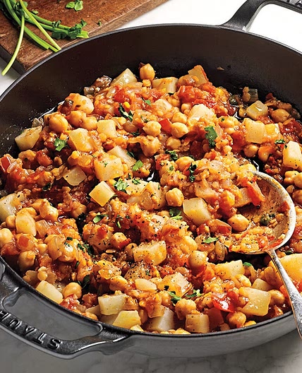 Spiced chickpeas with tomatoes & potatoes