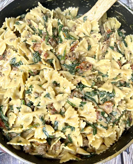 Creamy Pasta with Italian Sausage, Sun-Dried Tomatoes and Spinach