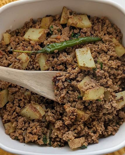 Aloo Keema (Ground Beef and Potato Curry)