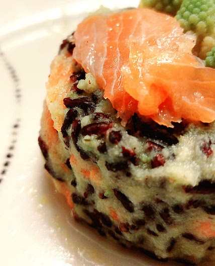 Black rice - Romanesco broccoli and smoked salmon