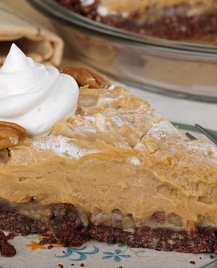 5-Ingredient No-Bake Creamy Peanut Butter Pie