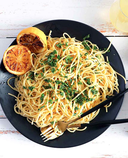 Easy Lemon Garlic Pasta (Pasta al Limone)