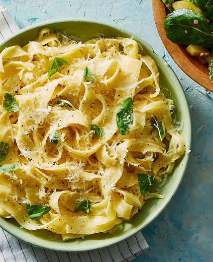 Fresh Fettuccine Alfredo in a Hurry