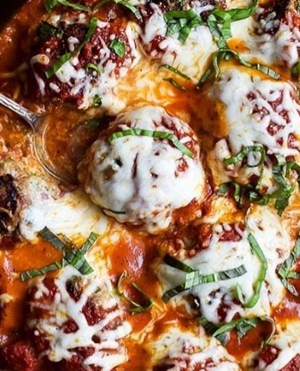 Turkey meatballs in creamed spinach