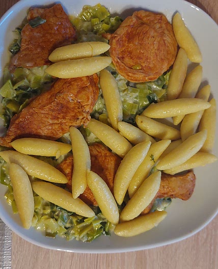 Schweinefilet mit Schupfnudeln und Rahmporree