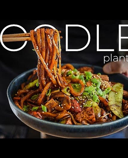 Plant-based weeknight udon noodles