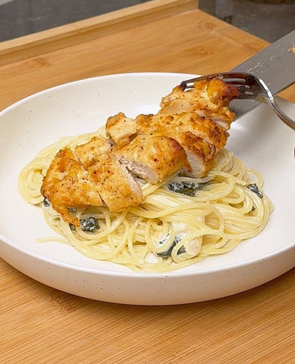 Air Fryer Creamy Lemon Garlic Chicken Pasta