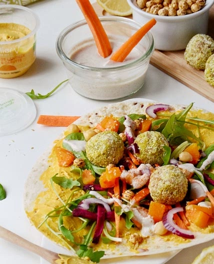 WRAP MULTICOLORE AU HOUMOUS ET FALAFEL DE LENTILLE CORAIL | L'atelier V* : Alimentation positive, bio, légumineuse et végétale
