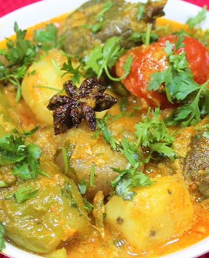 Rajkot Varadiyu Shak | Gujarati Steamed Stuffed vegetables curry