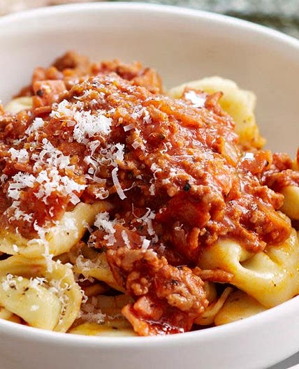 Tortellini mit Veggie-Bolognese