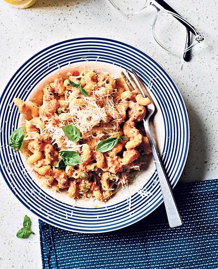 Roasted red pepper and almond pasta recipe