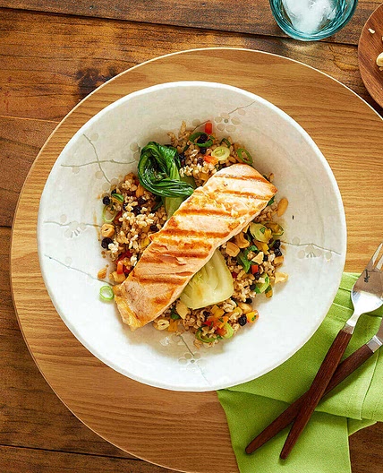 Rice with salmon and vegetables