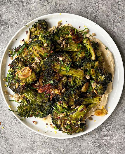 SMASHED BROCCOLI & GARLIC WITH BALSAMIC ONION CREAM!