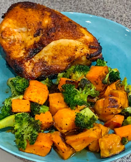 Grilled chicken breast with sweet potato + dark chocolate dessert