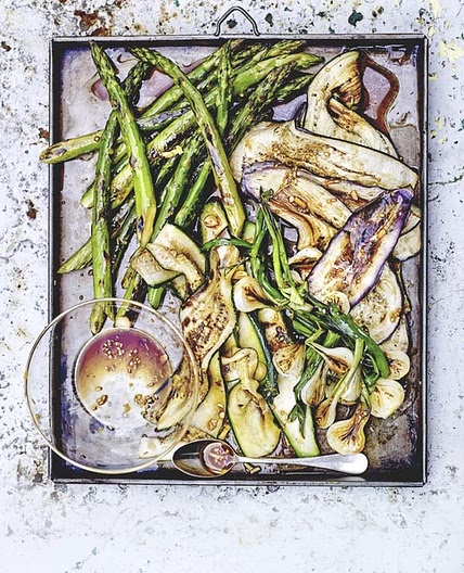 Legume grillé marinade a l'ail sauce soja