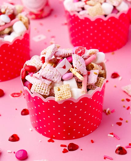 Valentine Snack Mix