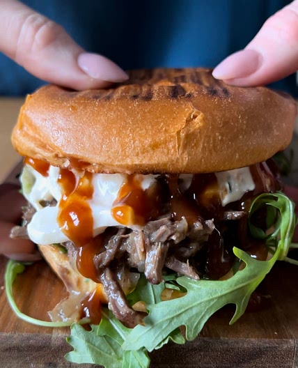 SLOW COOKER PULLED BEEF BAPS