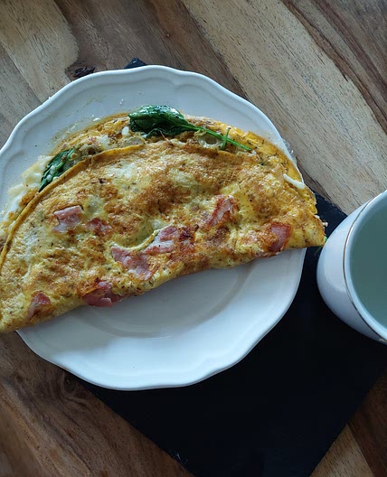 Fritatta z oliwkami I serem by Ania Kolasinska