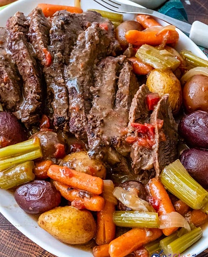 EASY BEEF SHOULDER ROAST WITH VEGETABLES