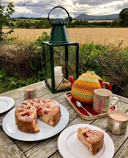 Brent’s Strawberry Cake