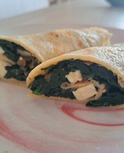 Pfannkuchen mit Spinat-Feta-Füllung