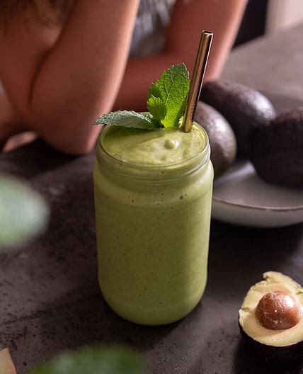 CREAMY AVOCADO SMOOTHIE