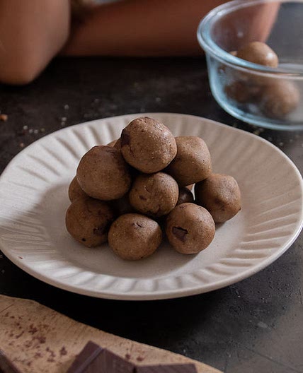 COOKIE DOUGH BLISS BALLS
