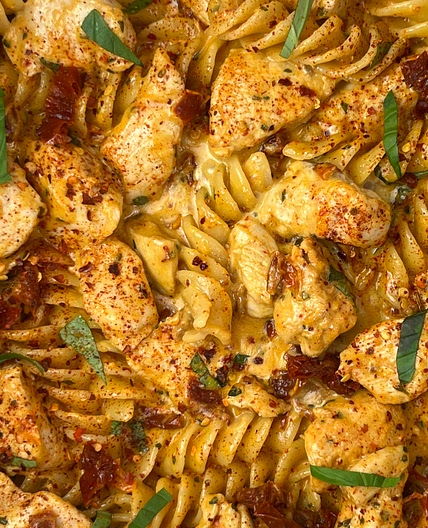 Super Easy Creamy Mozzarella & Chicken Pasta 🍝✨