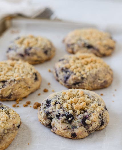 Crumbl 🙀 Blueberry Muffin Cookies