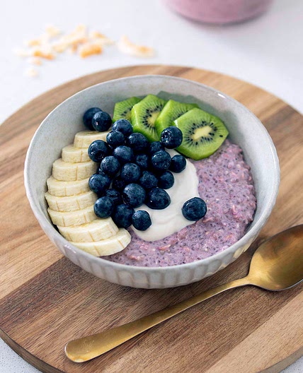 PINK QUINOA OVERNIGHT OATS