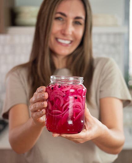 EASY PICKLED RED ONIONS