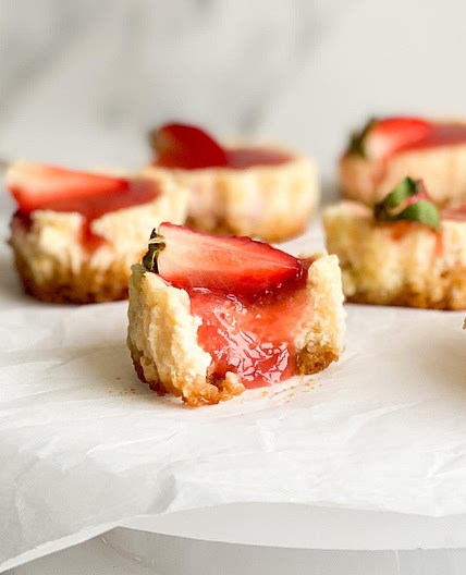 50 calorie mini strawberry cheesecakes
