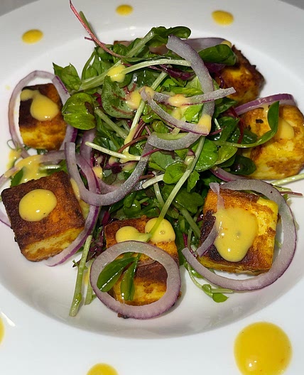 Paneer Salad with Mango & Chilli dressing 